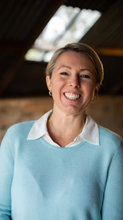 Yalumba Cigar Cabernet Sauvignon 2017/18, Coonawarra 8 Yalumba Cigar Cabernet Sauvignon 2017/18, Coonawarra -Liquor Sale Store 0030526 0