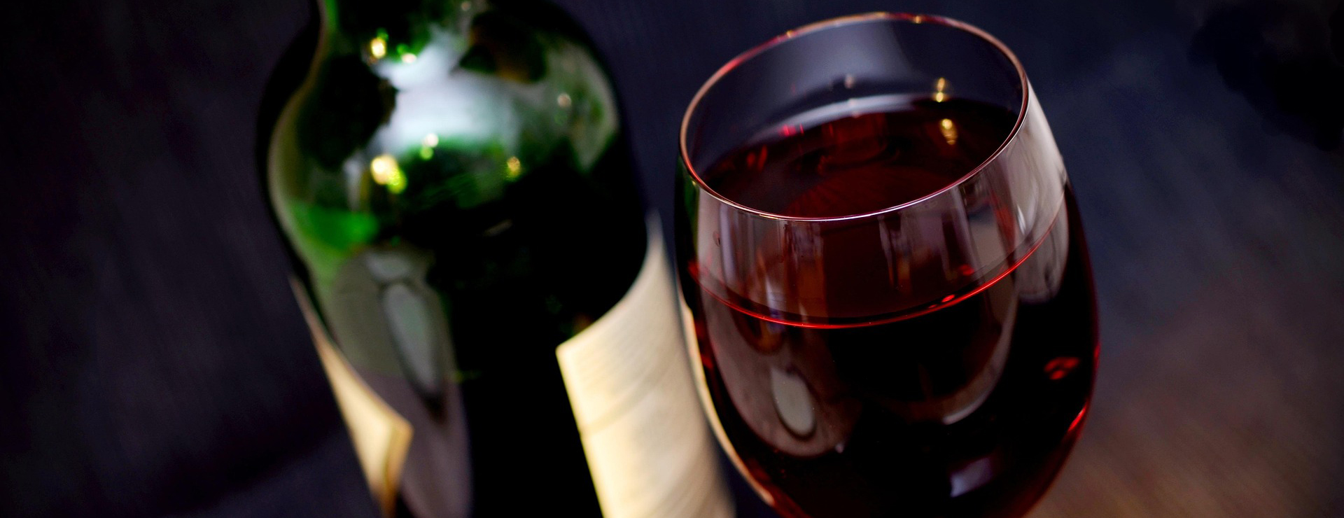 Liquor Sale Store -Liquor Sale Store christmas background 541922 1920